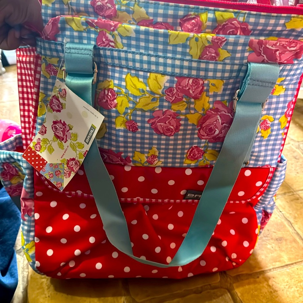 Brand new Basil Rosa bag. Has tag